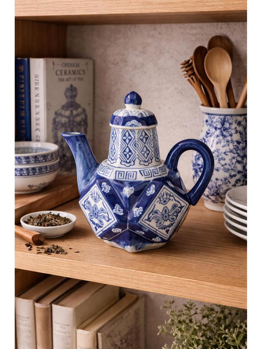 Vintage Blue and White Chinoiserie Chinese Decorative Porcelain Teapot